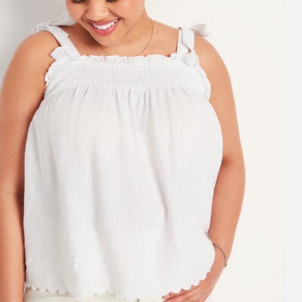 Old Navy || Sleeveless Smocked Linen-Blend Swing Top